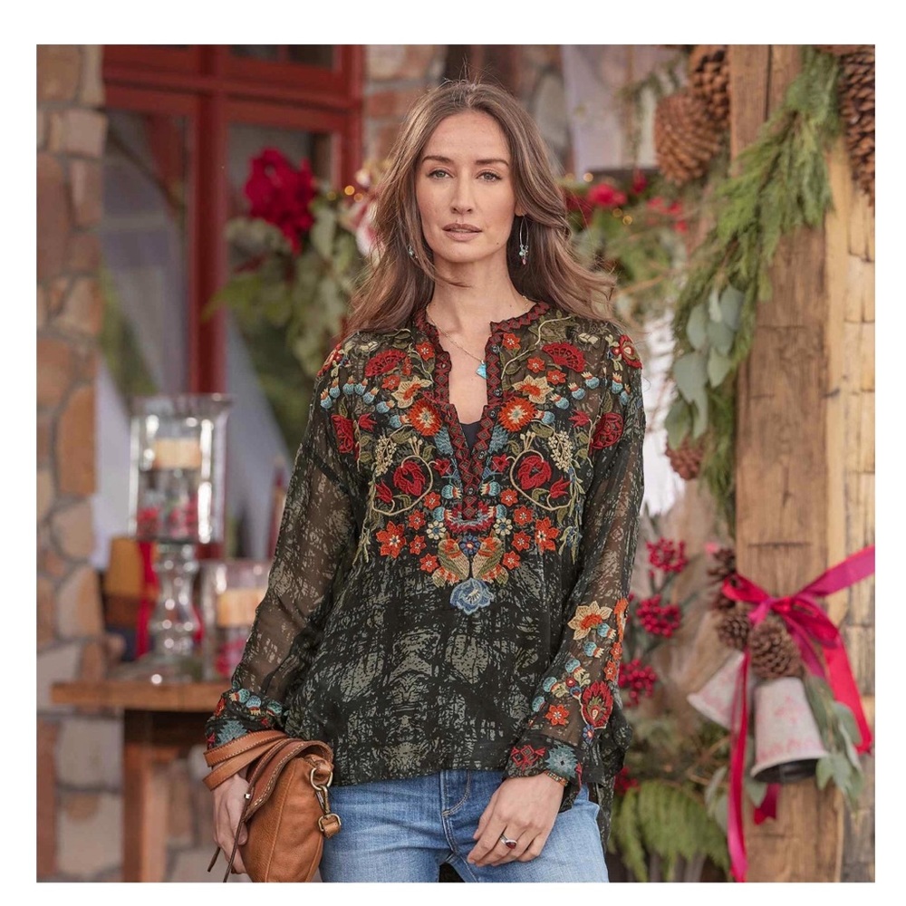 Do not buy sold elsewhere Gorgeous NWOT Johnny was sz XL silk blouse